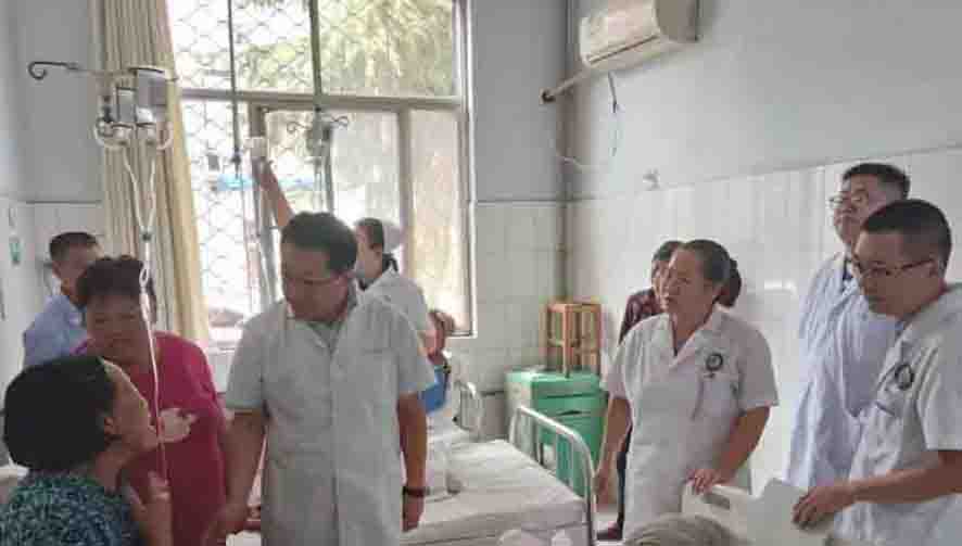“万名医生下基层”走进地方镇卫生院(图1) “万名医生下基层”走进地方镇卫生院(图1)