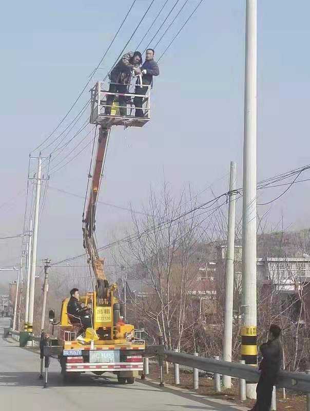 盏盏路灯送光明 大爱真情暖民心(图1) 盏盏路灯送光明 大爱真情暖民心(图1)