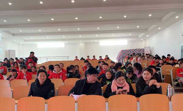 卞桥镇初级中学举行2020年元旦文艺汇演(图2) 卞桥镇初级中学举行2020年元旦文艺汇演(图2)