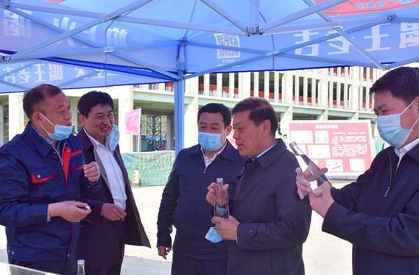 王安德赴中国(平邑)金银花健康产业园调研(图1) 王安德赴中国(平邑)金银花健康产业园调研(图1)