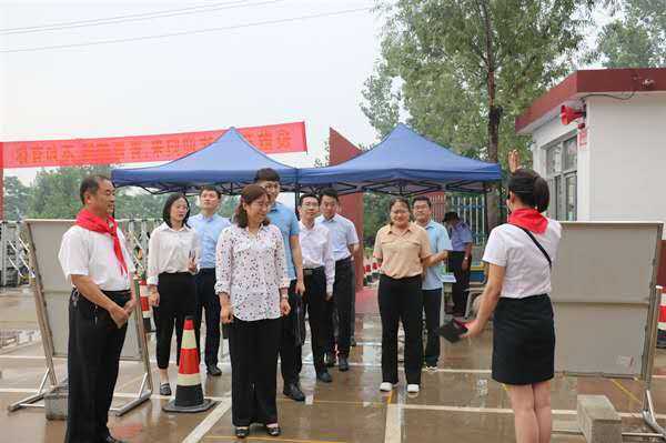 栾丽萍到地方镇调研少先队和防溺水工作(图1) 栾丽萍到地方镇调研少先队和防溺水工作(图1)