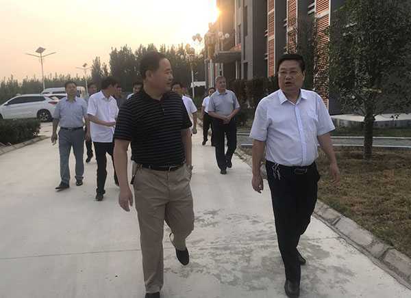 临沂：平邑县人大常委会调研保粮食安全工作(图1)
