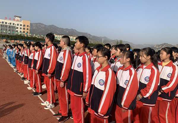 柏林镇初级中学举办消防安全疏散演练活动(图3) 柏林镇初级中学举办消防安全疏散演练活动(图3)