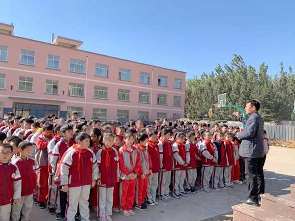 地方镇各学校开展重阳节尊老敬老主题活动(图1) 地方镇各学校开展重阳节尊老敬老主题活动(图1)