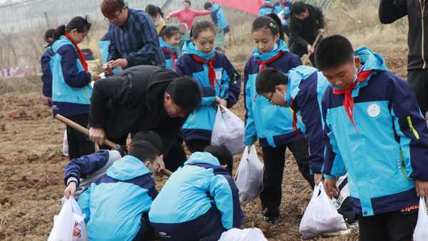平邑县实验小学的孩子走进户外研学拓展地(图3) 平邑县实验小学的孩子走进户外研学拓展地(图3)