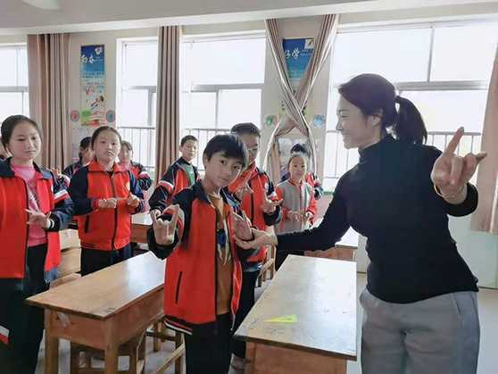 平邑县文旅局“戏曲进校园”活动走进丰阳(图1) 平邑县文旅局“戏曲进校园”活动走进丰阳(图1)