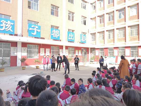 地方镇中心校组织开展消防安全主题教育活动(图1) 地方镇中心校组织开展消防安全主题教育活动(图1)