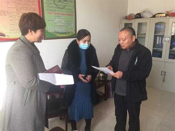 平邑街道开展计生特殊家庭送温暖活动(图1) 平邑街道开展计生特殊家庭送温暖活动(图1)