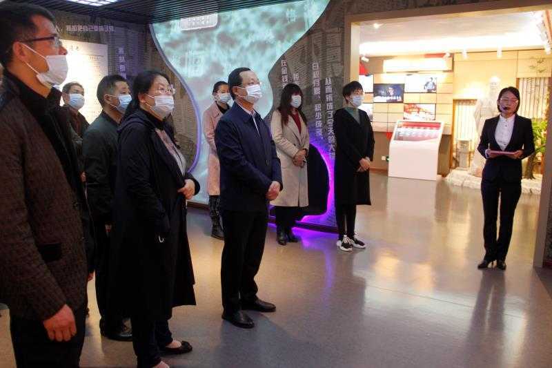 平邑经济开发区开展廉政警示教育活动(图1) 平邑经济开发区开展廉政警示教育活动(图1)