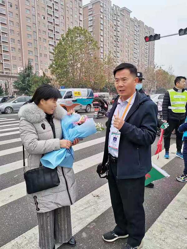 危急时刻伸援手 有惊无险义勇为(图1)