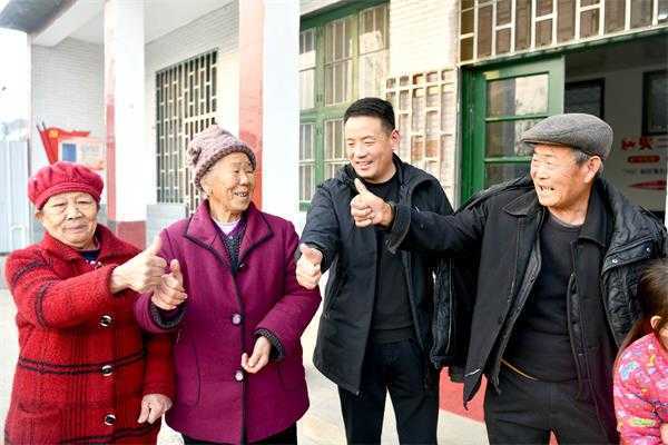 这边丢钱正心烦 那边送来开笑颜(图3)
