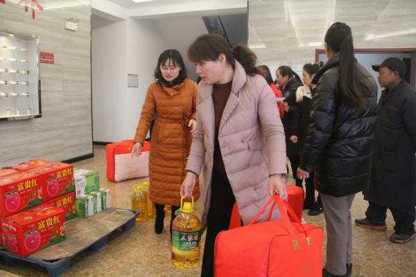 平邑街道开展“关爱母亲 冬日送暖”活动(图3)