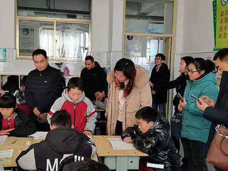 柏林中心校迎接汉语言文字工作评估验收(图2) 柏林中心校迎接汉语言文字工作评估验收(图2)