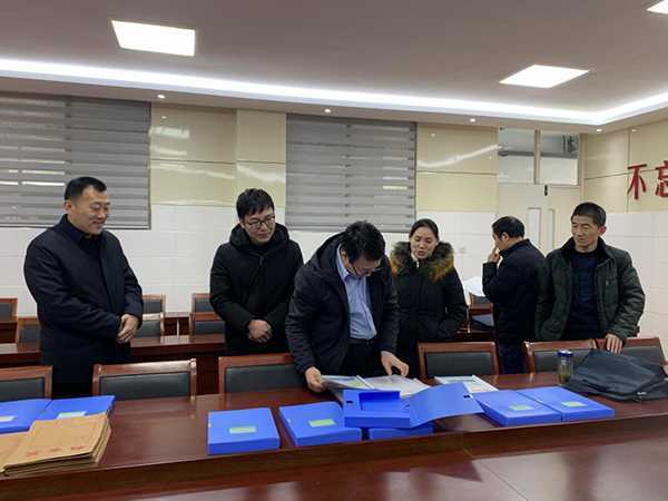 柏林镇中心校迎接县学生资助工作检查获好评(图1) 柏林镇中心校迎接县学生资助工作检查获好评(图1)