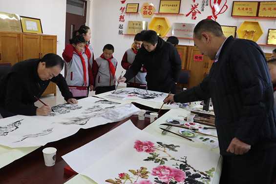 【新时代文明实践】书画家走进特教学校(图1) 【新时代文明实践】书画家走进特教学校(图1)