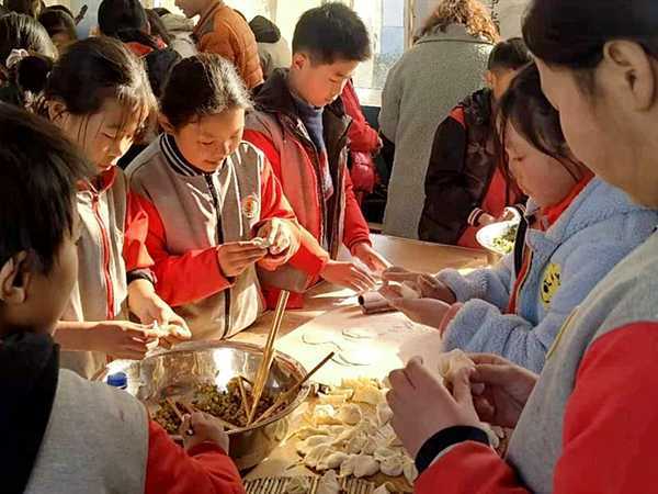 地方镇中心校开展“幸福冬至”主题活动(图2) 地方镇中心校开展“幸福冬至”主题活动(图2)