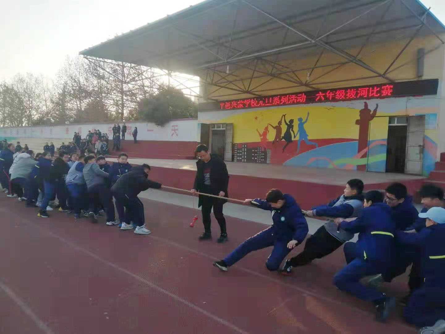 兴蒙学校举行“庆元旦 迎新年” 系列主题活动(图1) 兴蒙学校举行“庆元旦 迎新年” 系列主题活动(图1)