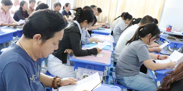 【沂蒙教育 】班级家长会如期召开