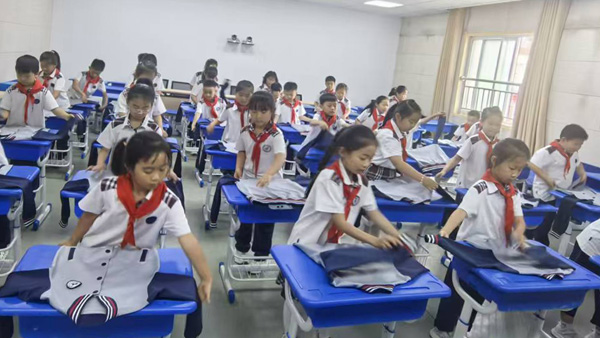 【山东平邑】实验小学第三校区开展衣物整理专项劳动教育