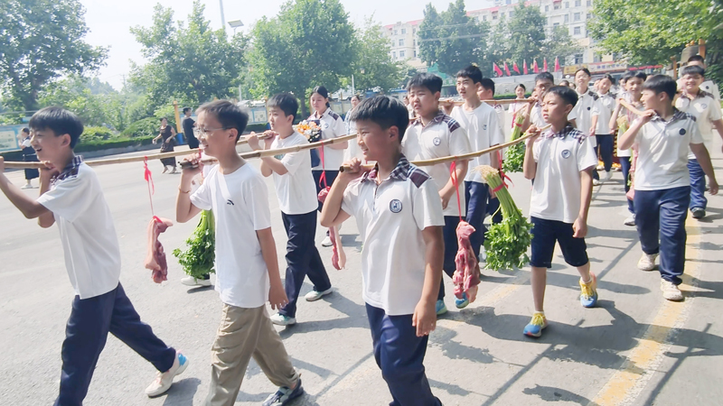 【感恩育人】平邑兴蒙学校六年级举办隆重谢师活动