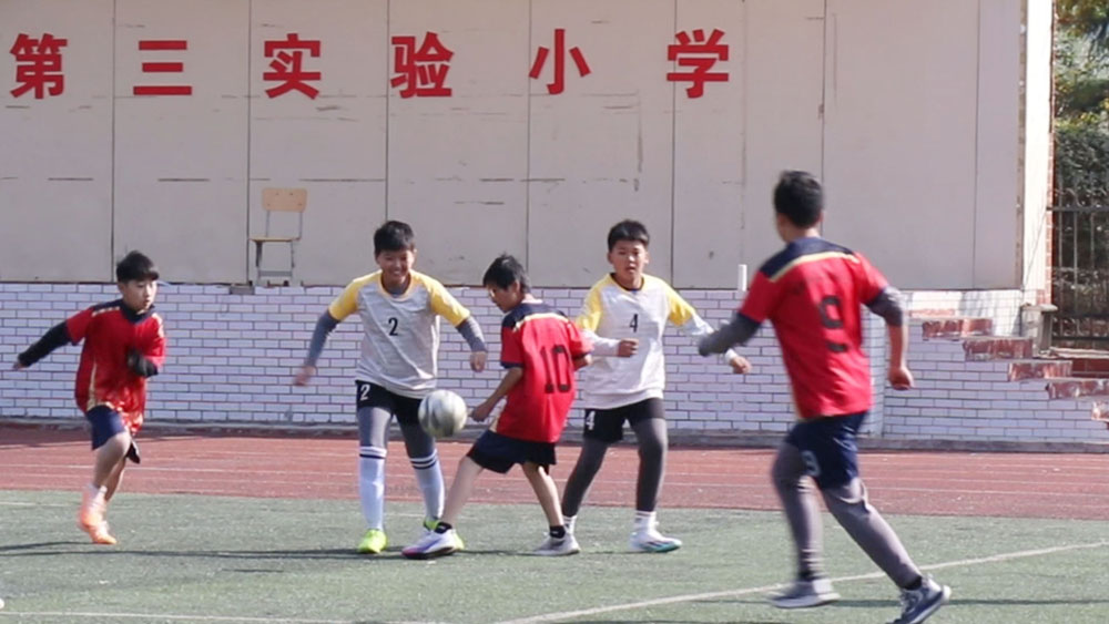 【足球赛事】平邑县第三实验小学“校长杯”激发校园足球热情