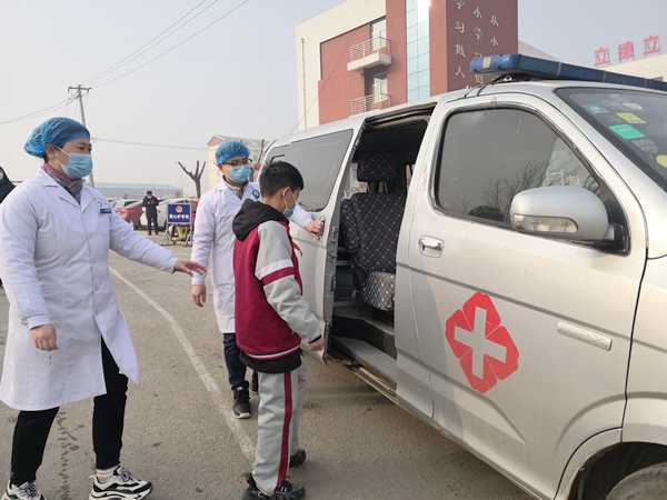 地方镇中心校开展防疫联合演练活动(图2) 地方镇中心校开展防疫联合演练活动(图2)