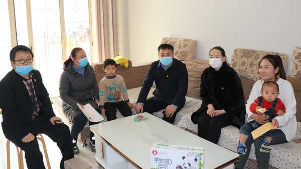 助力精准资助 家访情暖人心(图1) 助力精准资助 家访情暖人心(图1)