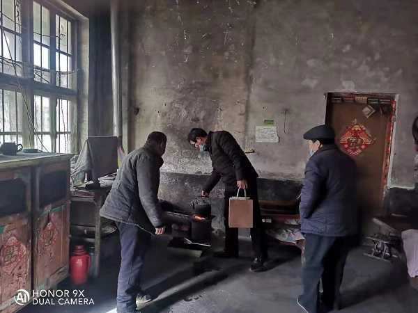 岁末年初不放松 安全检查报平安(图1) 岁末年初不放松 安全检查报平安(图1)