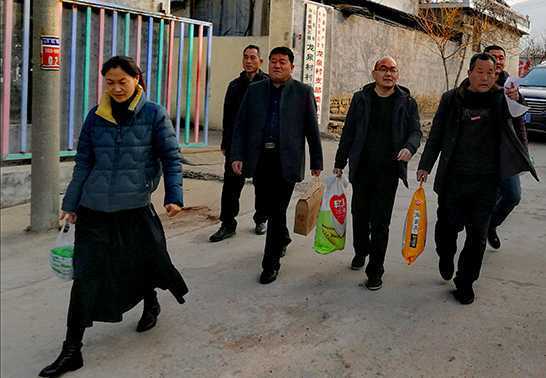 帮扶慰问暖人心(图1) 帮扶慰问暖人心(图1)