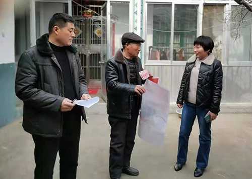 卞桥镇走访慰问困难退役军人(图1)