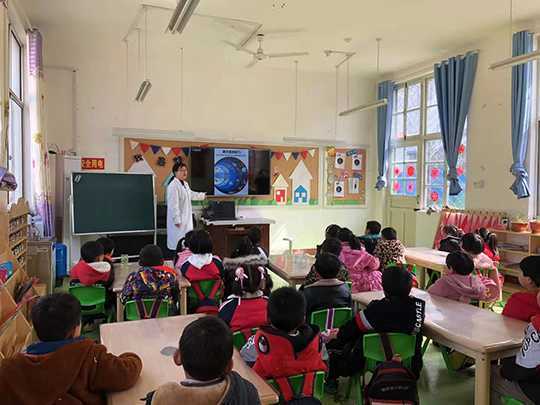 开展“爱耳日”教育活动  提高科学用耳意识(图1)