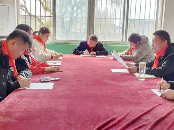 沂州小学庆祝三八妇女节(图1)