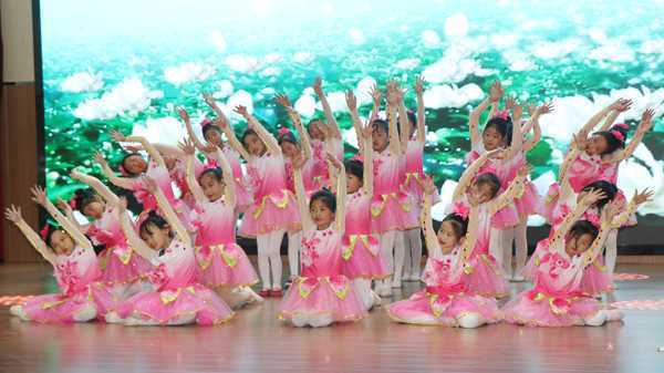 实验小学教育联盟巾帼绽芳“庆三八”(图1) 实验小学教育联盟巾帼绽芳“庆三八”(图1)