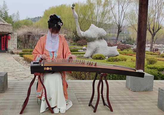 观奇石花海 赏古风景观 看汉服表演(图3) 观奇石花海 赏古风景观 看汉服表演(图3)