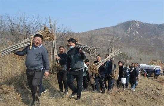 为美丽香山增红添绿(图2)