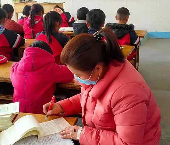 扎根农村教育 谱写无悔人生(图2) 扎根农村教育 谱写无悔人生(图2)