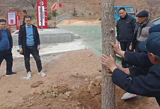 植树造林助推生态宜居美丽乡村建设(图1) 植树造林助推生态宜居美丽乡村建设(图1)