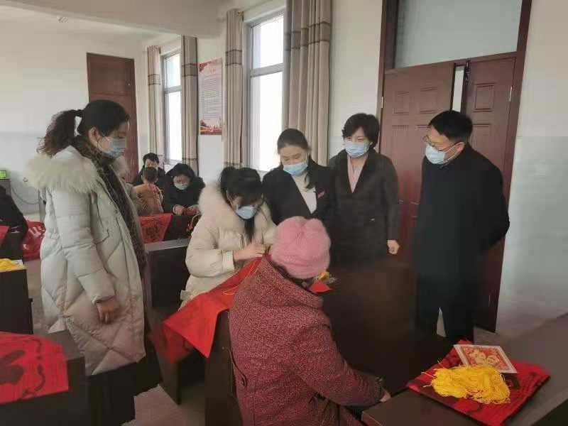 柏林镇举行 “沂蒙挑花挑出最美农家”活动(图2) 柏林镇举行 “沂蒙挑花挑出最美农家”活动(图2)