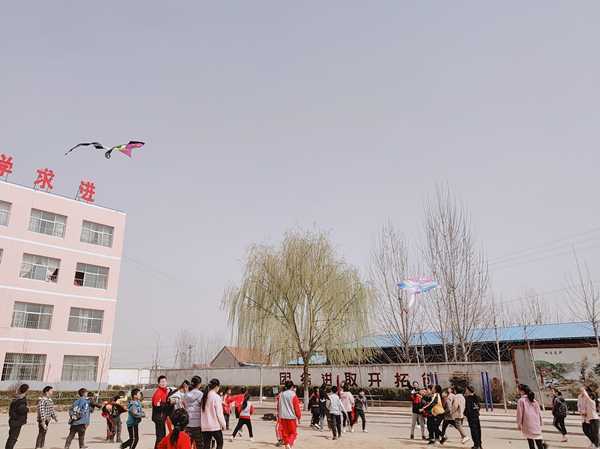 “校园风筝节”营造轻松愉悦学习环境(图3)