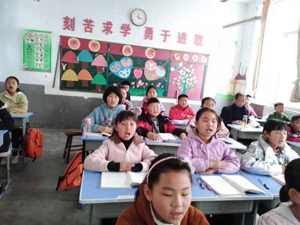 开展推门听课活动 陪伴学生全面成长(图1) 开展推门听课活动 陪伴学生全面成长(图1)