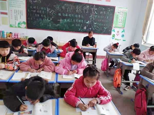 开展推门听课活动 陪伴学生全面成长(图2) 开展推门听课活动 陪伴学生全面成长(图2)