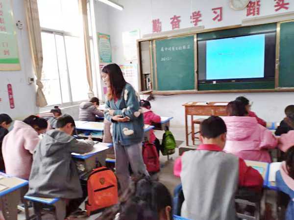 开展推门听课活动 陪伴学生全面成长(图3) 开展推门听课活动 陪伴学生全面成长(图3)