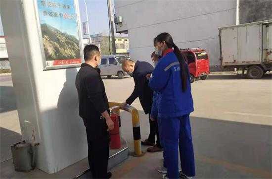 丰阳镇聘请专家开展加油站隐患排查工作(图2)