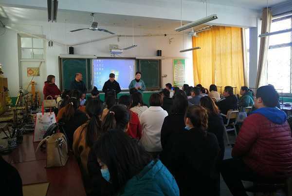 展技能 亮风采(图1) 展技能 亮风采(图1)