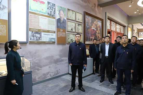 平邑白彦:开展“学党史 祭英烈”党性 教育活动(图1) 平邑白彦:开展“学党史 祭英烈”党性 教育活动(图1)