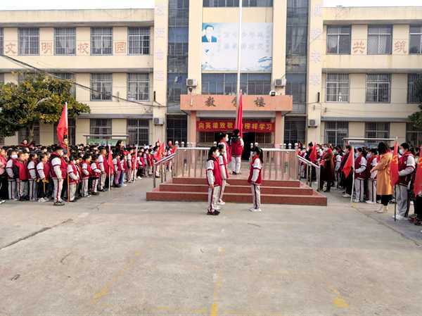 清明祭英烈 满心中国魂(图1)