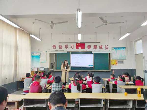 送课进校 骨干教师教学展示(图1) 送课进校 骨干教师教学展示(图1)