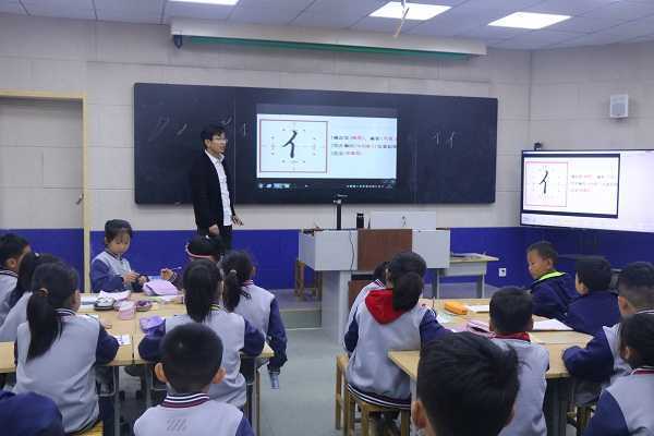 提升综合素养 硬笔书法先行(图1)