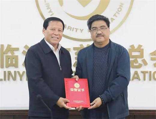 临沂青年画院解院长邀请书画家赴慈善总会义捐(图4) 临沂青年画院解院长邀请书画家赴慈善总会义捐(图4)
