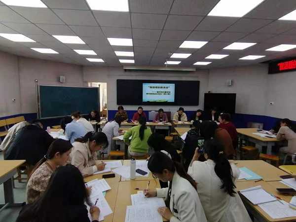“做温暖的教育者”论坛 点燃青年教师创新思想(图2) “做温暖的教育者”论坛 点燃青年教师创新思想(图2)